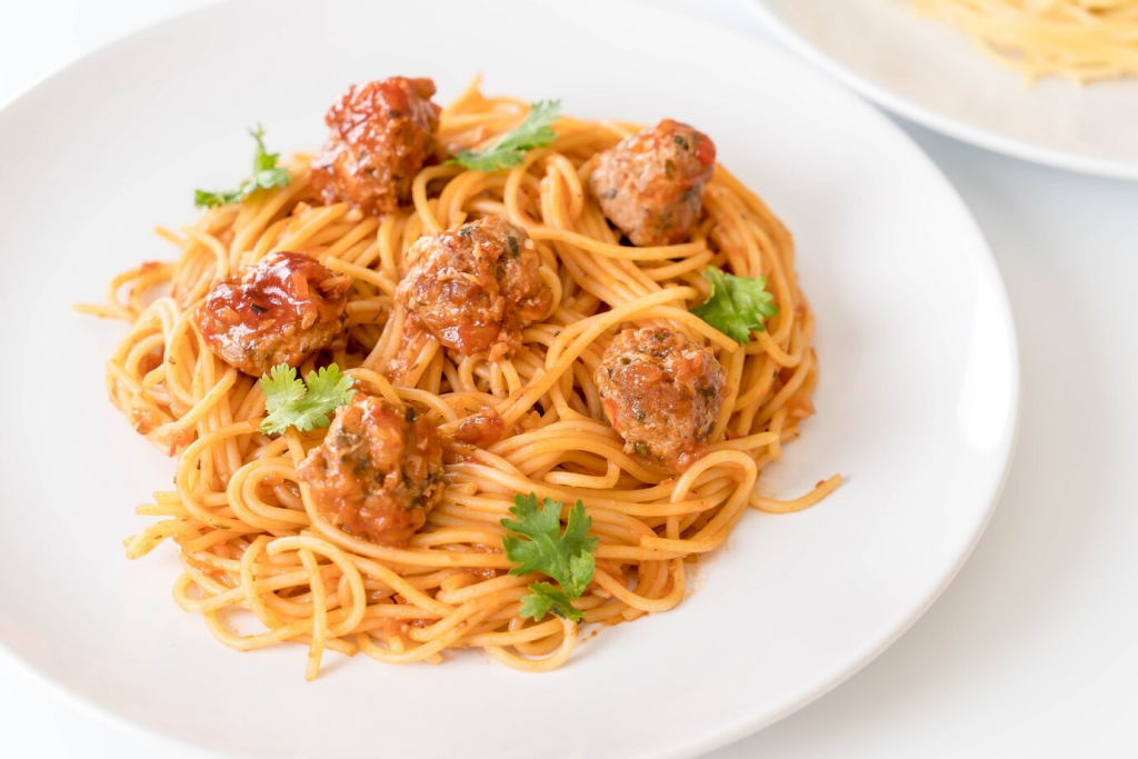 The Classic Italian Dish: Spaghetti Pasta with Meatballs