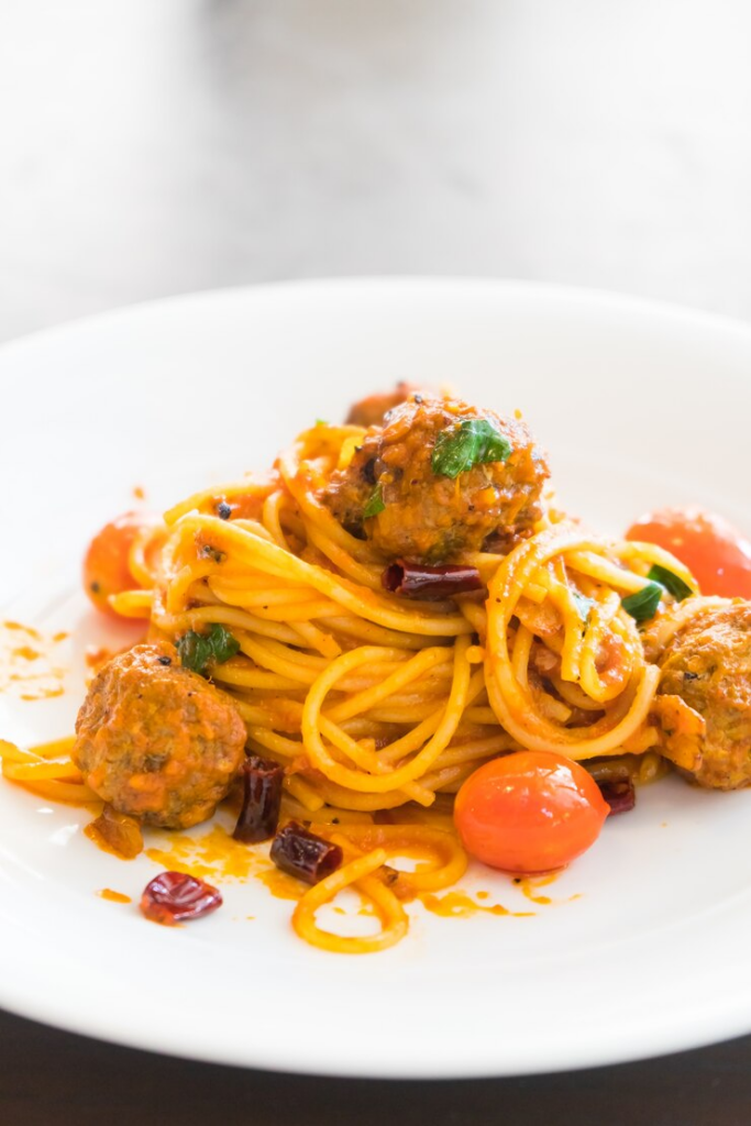 The Classic Italian Dish: Spaghetti Pasta with Meatballs