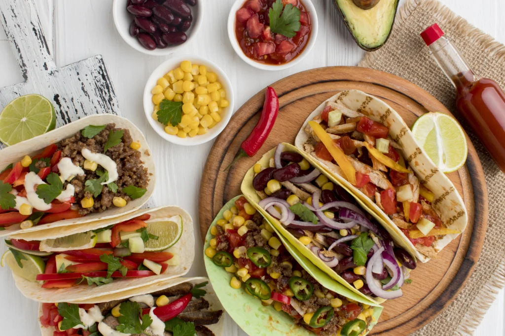 Tacos de Carne com Guacamole e Salsa Fresca